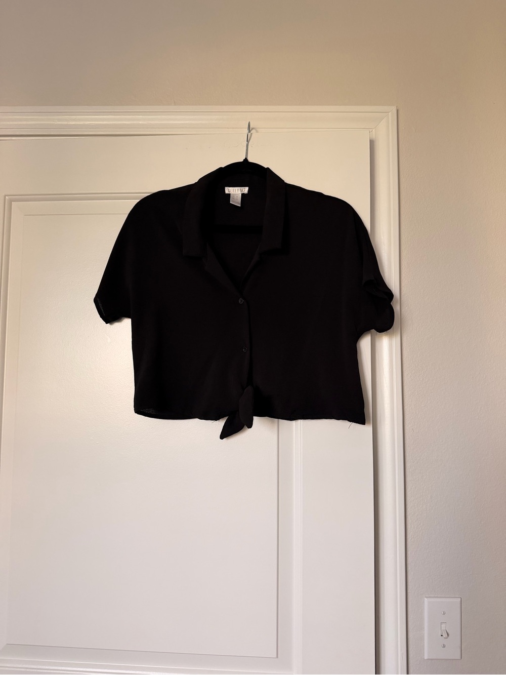Revamped Black Cropped Button-Down Tie Front Shirt